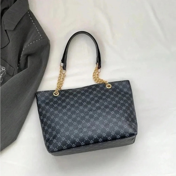 ⚠️Clearance Black Patterned Large Shoulder Tote Bag Gold Pendant - Picture 9 of 10